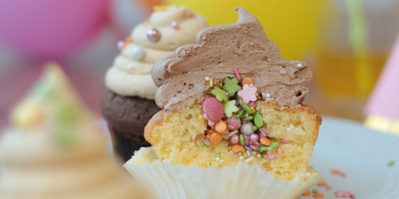 Piñata Cupcakes