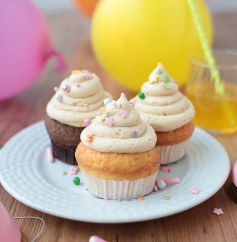 Piñata Cupcakes